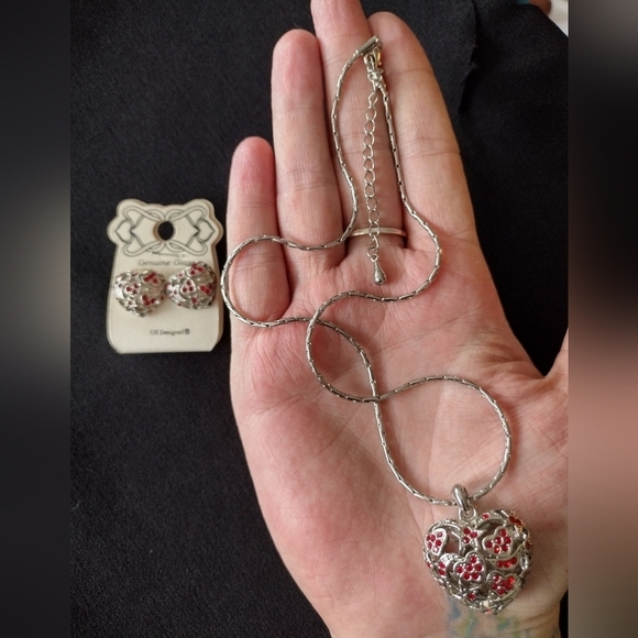 Silver and Glass Red Heart Pendant Necklace and Earring Set NWT - Picture 3 of 12